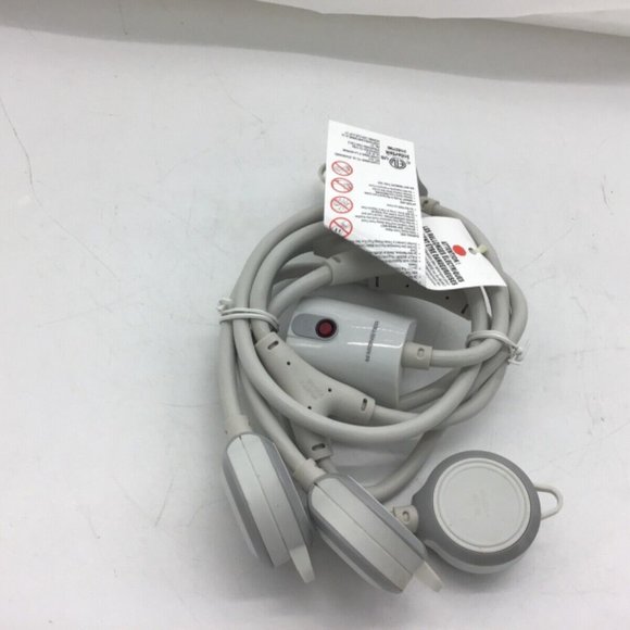 Monster Cable Just Power It Up 5-1/2 ft. L 3 outlets, 2 USB Flexible Power Strip - Picture 2 of 4